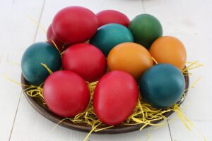 Read more about the article Should Christian Children Hunt Easter Eggs?